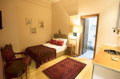 نامبر ۱۱ هتل آپارتمنتز