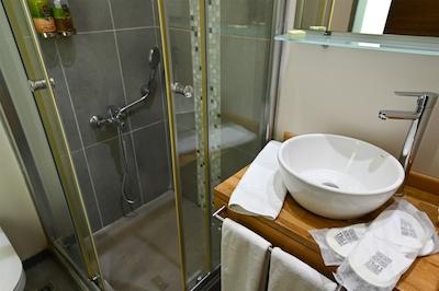 نامبر ۱۱ هتل آپارتمنتز