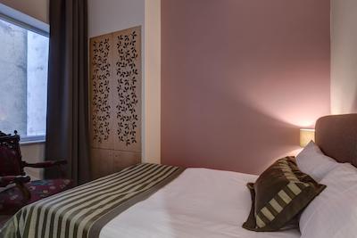 نامبر ۱۱ هتل آپارتمنتز