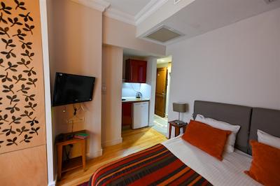 نامبر ۱۱ هتل آپارتمنتز