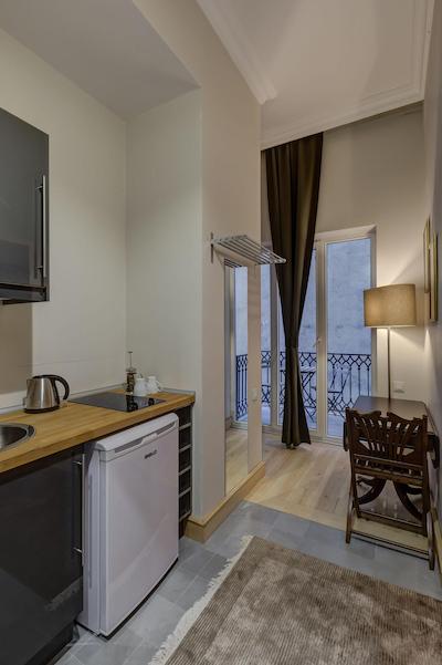 نامبر ۱۱ هتل آپارتمنتز