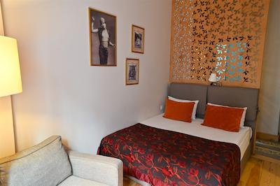 نامبر ۱۱ هتل آپارتمنتز