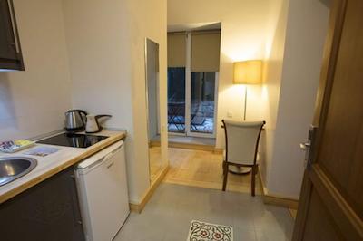 نامبر ۱۱ هتل آپارتمنتز