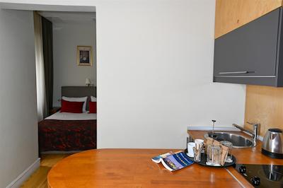 نامبر ۱۱ هتل آپارتمنتز