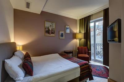 نامبر ۱۱ هتل آپارتمنتز