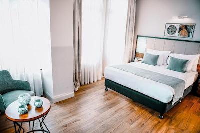 جونو هتل تکسیم