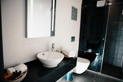 جونو هتل تکسیم