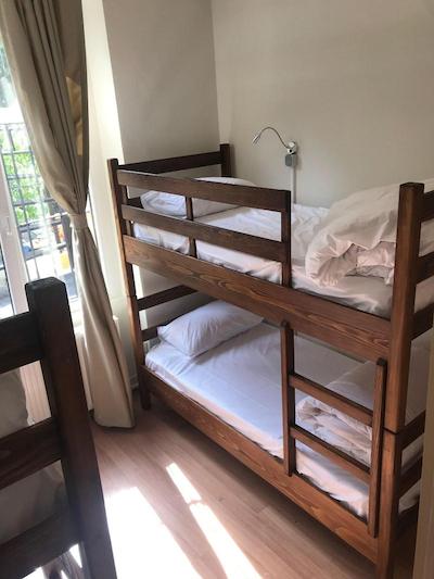 کالکدون هاستل