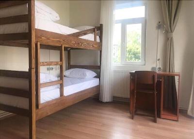 کالکدون هاستل