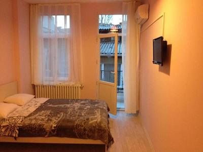 پافین هاستل