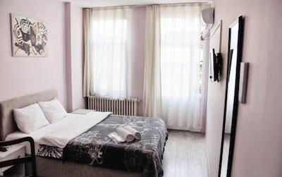 پافین هاستل