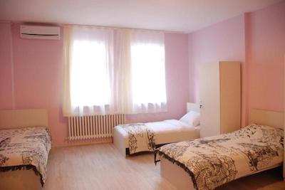 پافین هاستل