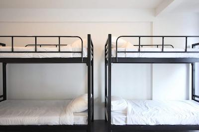 ال ۲۲ هاستل