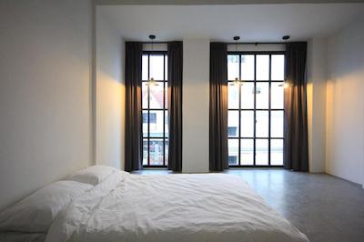 ال ۲۲ هاستل