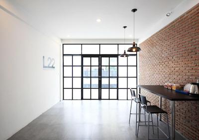 ال ۲۲ هاستل