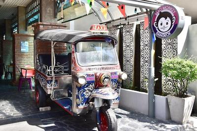 مد مانکی بانگوک هاستل ادالتز اونلی