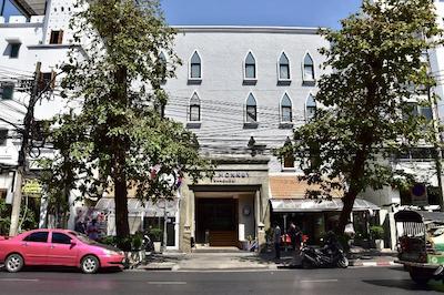 مد مانکی بانگوک هاستل ادالتز اونلی