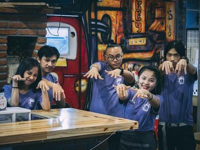 مد مانکی بانگوک هاستل ادالتز اونلی