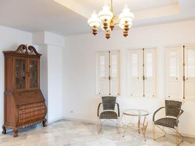 دهاراسوم کلونیال هاوس