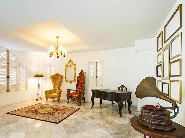 دهاراسوم کلونیال هاوس