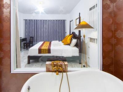 دهاراسوم کلونیال هاوس