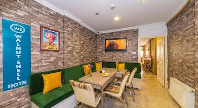 والنوت شل هتل