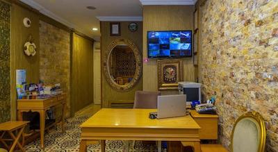 والنوت شل هتل