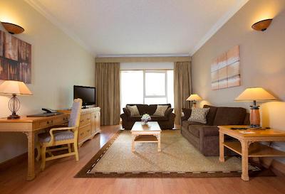 ملینیوم پلازا داون تاون