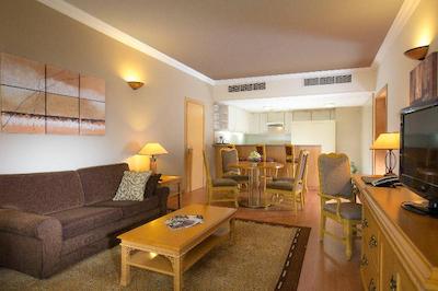 ملینیوم پلازا داون تاون