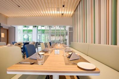 لمون تری هتل ال ال سی