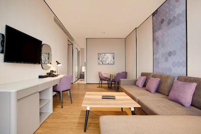 لمون تری هتل ال ال سی