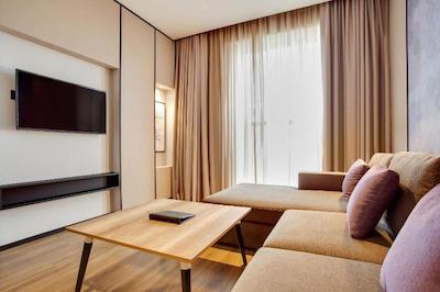 لمون تری هتل ال ال سی