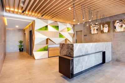 لمون تری هتل ال ال سی