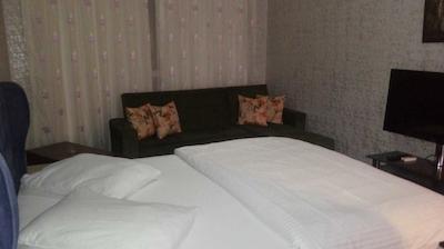 تویاپ پین سویت