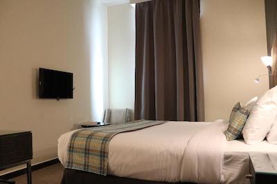 بوراک هتل بای جم استونز