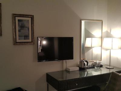 بوراک هتل بای جم استونز