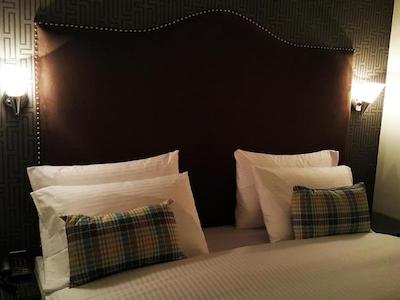 بوراک هتل بای جم استونز