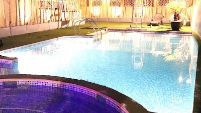 بوراک هتل بای جم استونز