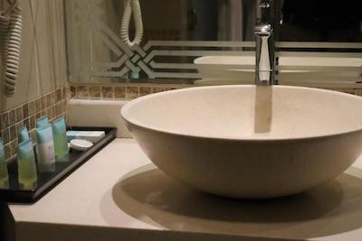 بوراک هتل بای جم استونز