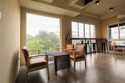 لیزی ساندی هاستل