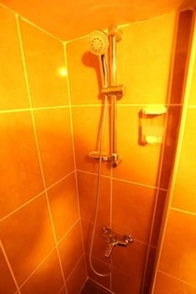 نزاهت سلطان آپارت هتل