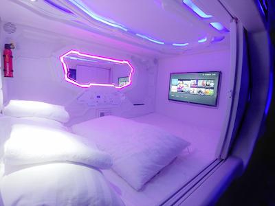 مت ا اسپیس پاد ات ایسوک