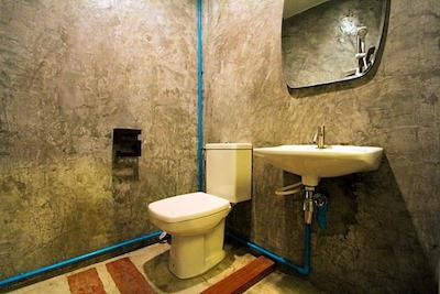 ای تی اسمایل هاوس