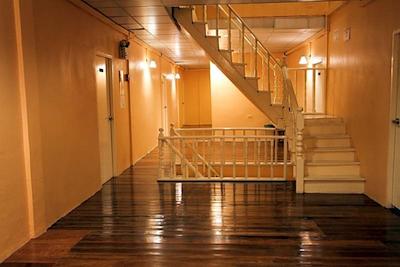 ای تی اسمایل هاوس