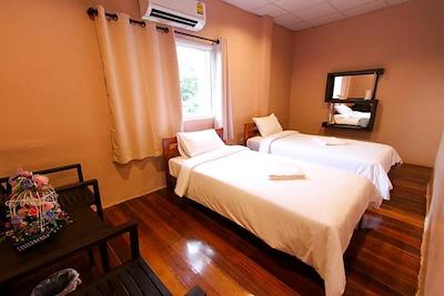 ای تی اسمایل هاوس