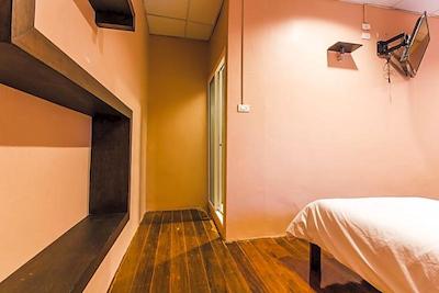 ای تی اسمایل هاوس