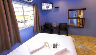 ای تی اسمایل هاوس