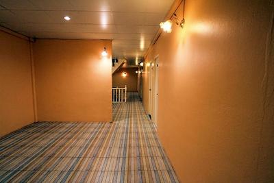 ای تی اسمایل هاوس