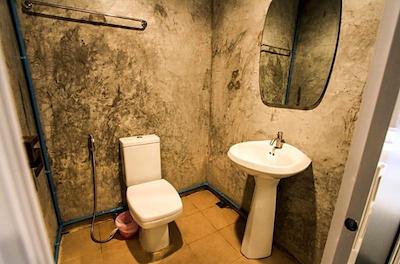 ای تی اسمایل هاوس