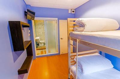 ای تی اسمایل هاوس